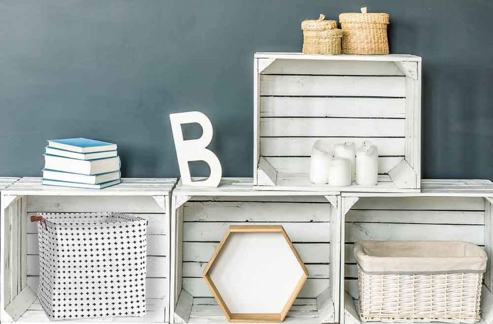 étagère avec panier à linge design et bac de rangement