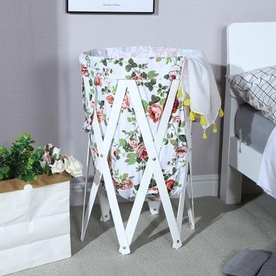 Panier de Linge Bois Blanc et Motifs de Roses
