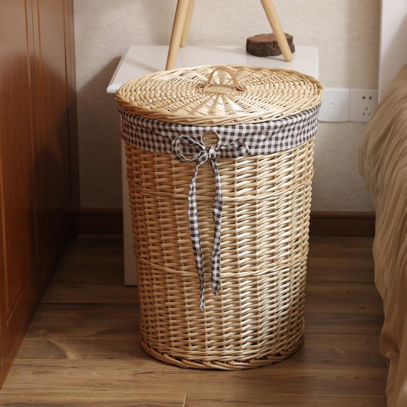 panier pour linge en osier brun clair