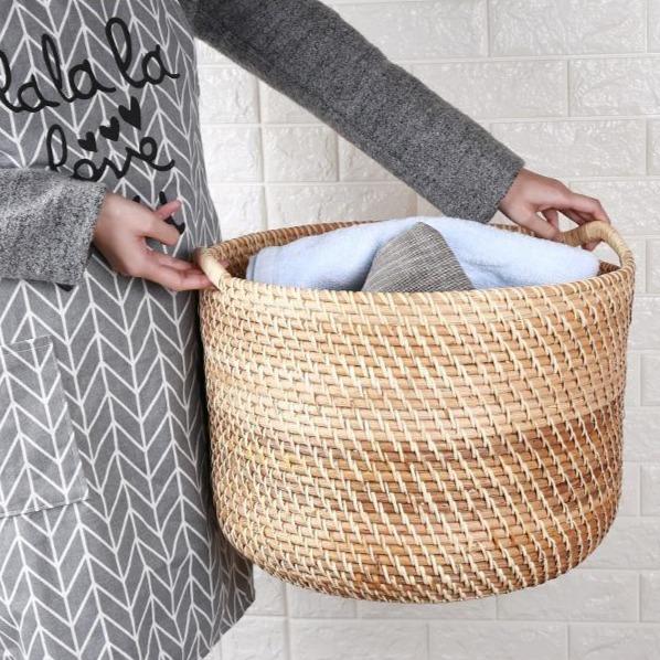 corbeille ronde a linge en rotin vannerie