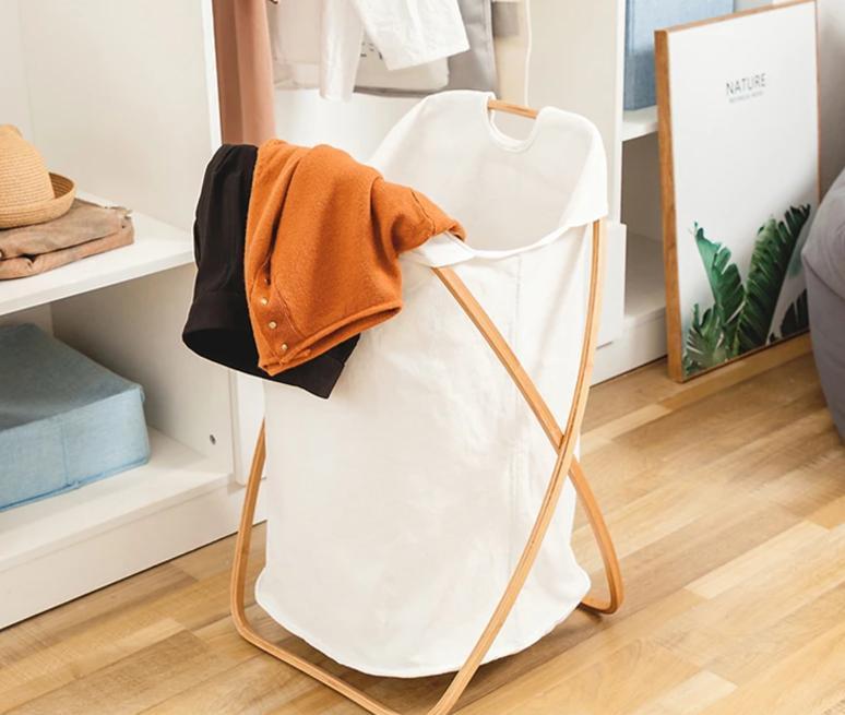 bac à linge pliable blanc