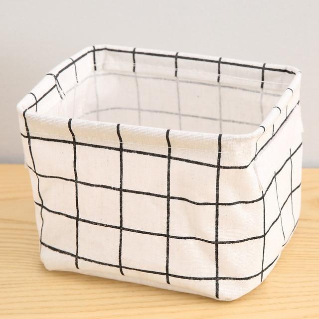 petit panier de rangement à carreaux
