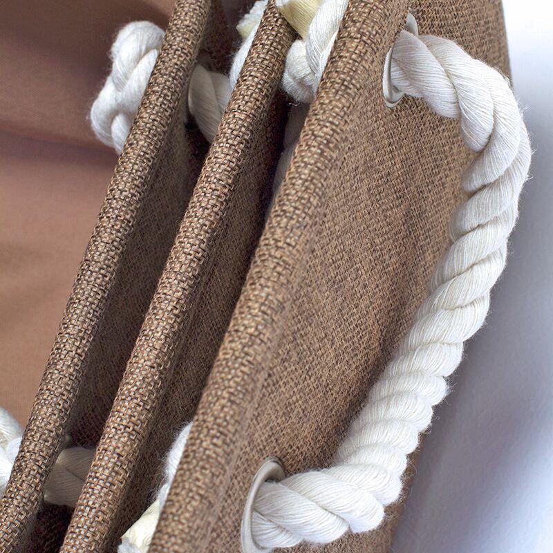 panier à linge chocolat plié
