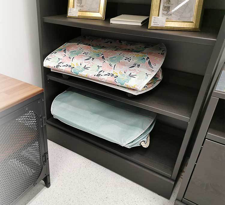 panier sur roulettes pliable dans étagères