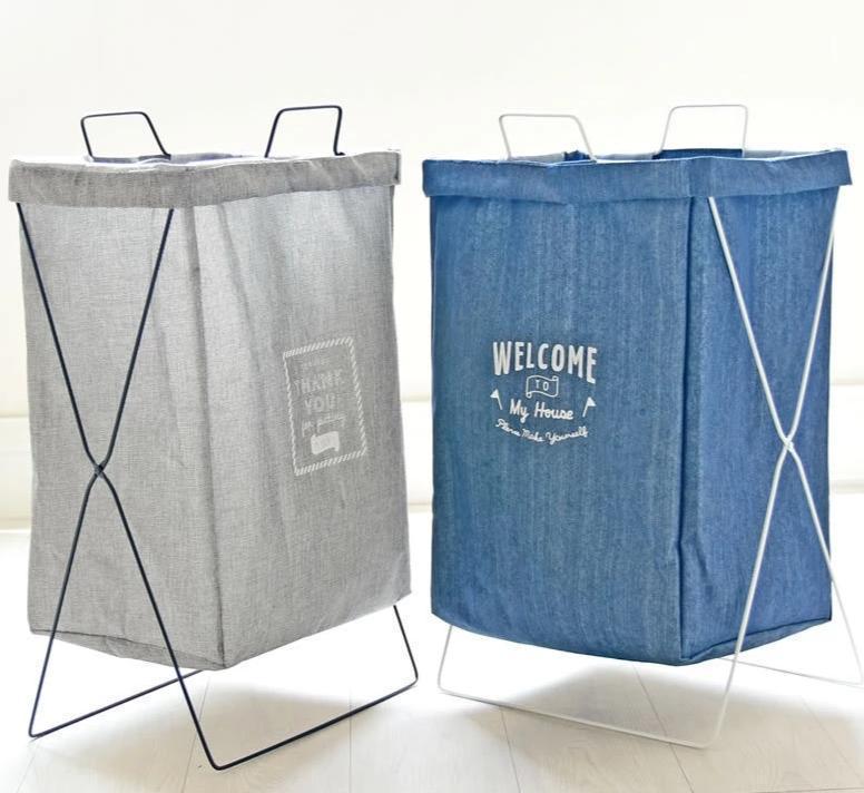panier à linge en tissu bleu et gris