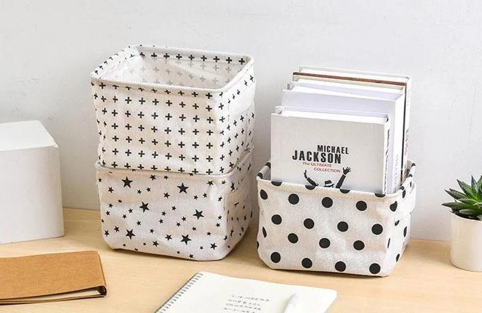 petites panières de rangement blanches
