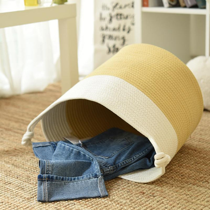 panier linge sale jaune et blanc pour bebe