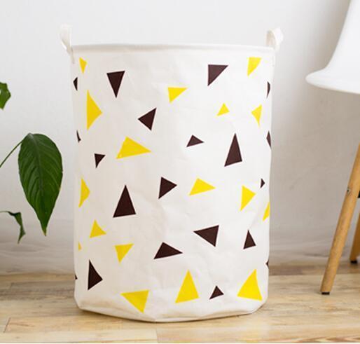 panier linge Tissu blanc prismes