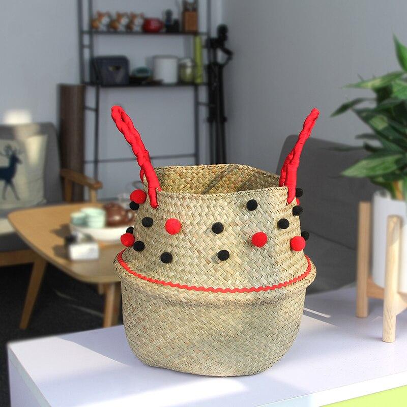 Panier Rond avec Pompons noir et rouge